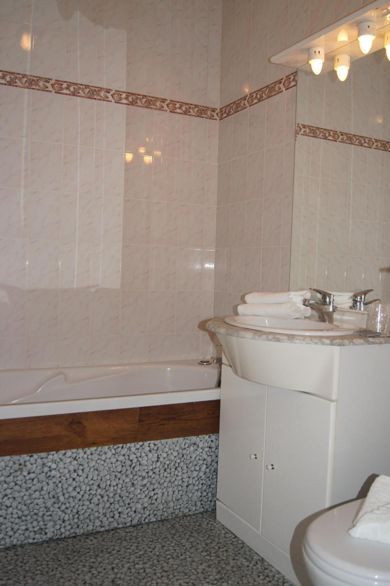Aux Trois Jean Hotel Le Crotoy Bagian luar foto